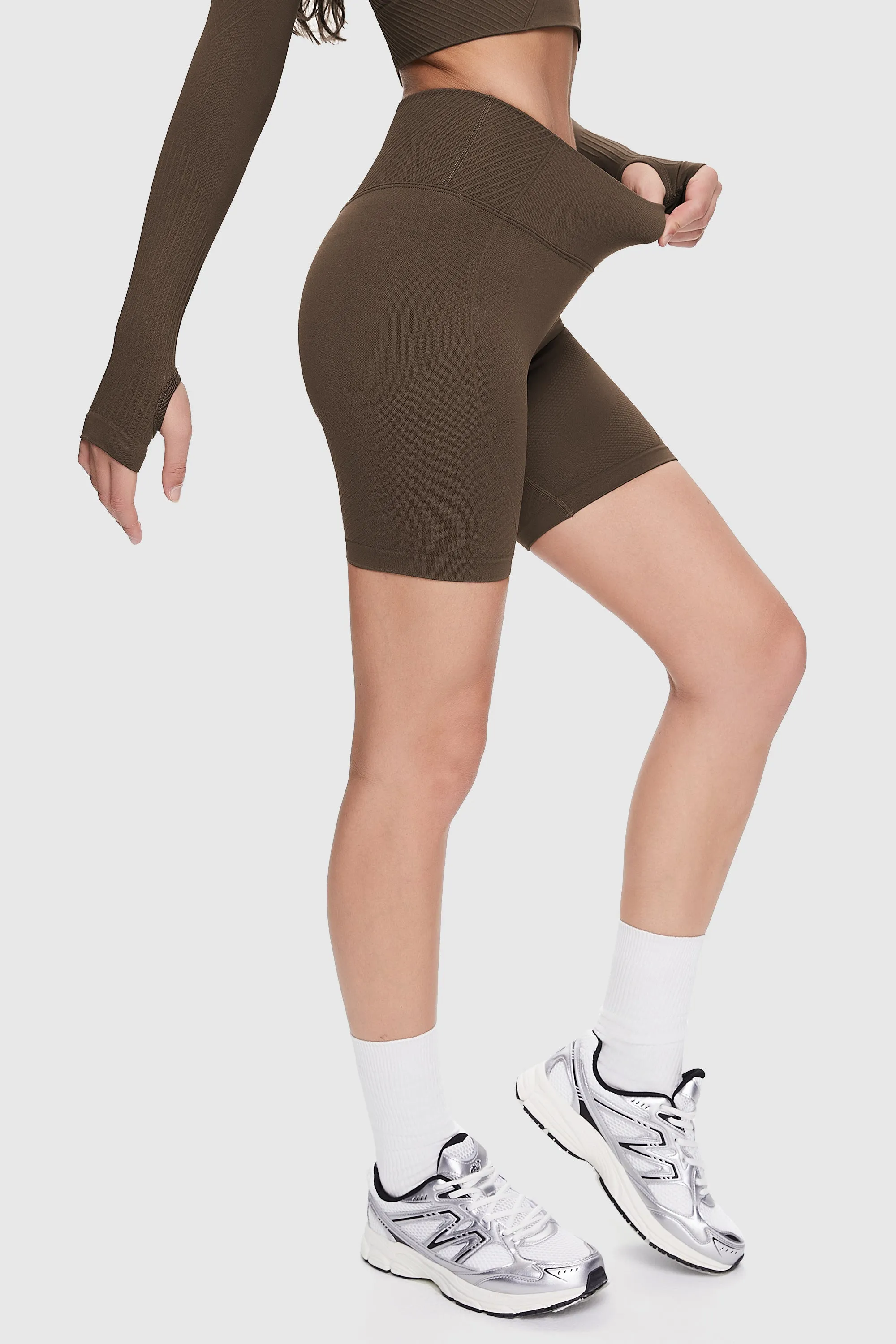 Seamless Mid-waist Yoga Shorts